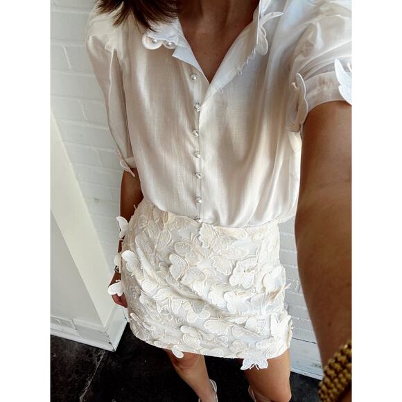 Elliatt Scarlett Butterfly Appliqué Skirt - Picture 4 of 4